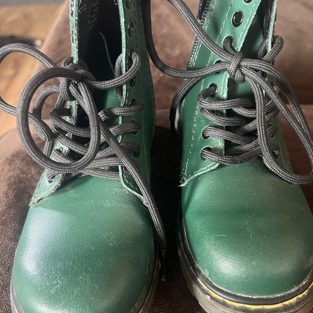 Used but like new Dr martens. Non smoking home